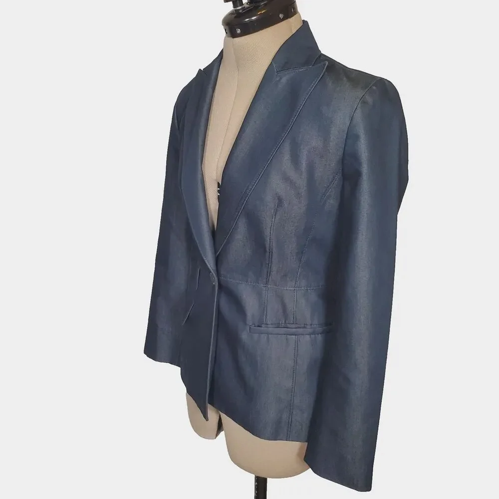 Vintage Emanuel Ungaro Women Denim Blazer Size 2P Blue Lightweight Tailored Fit - Picture 3 of 10